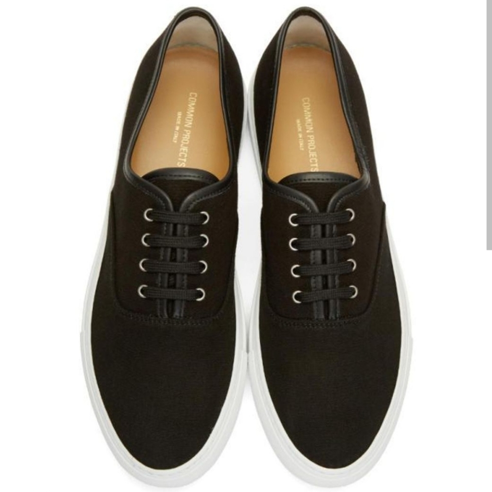 Woman by Common Projects Archiles.